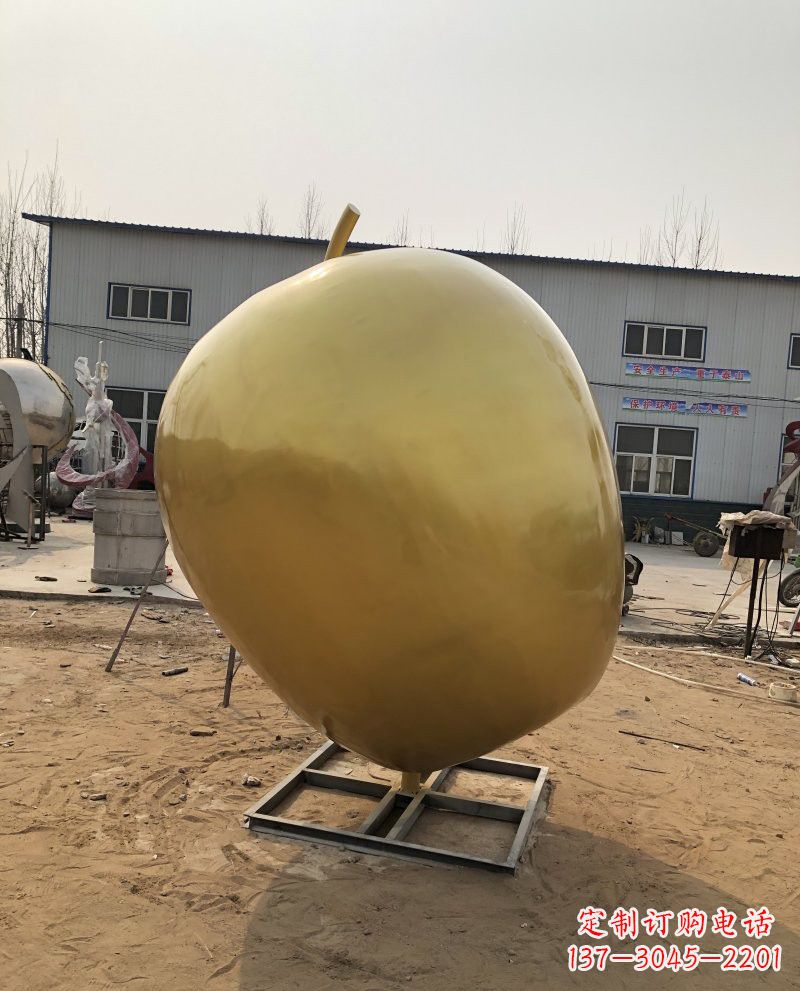 广西仿铜质苹果玻璃钢雕塑