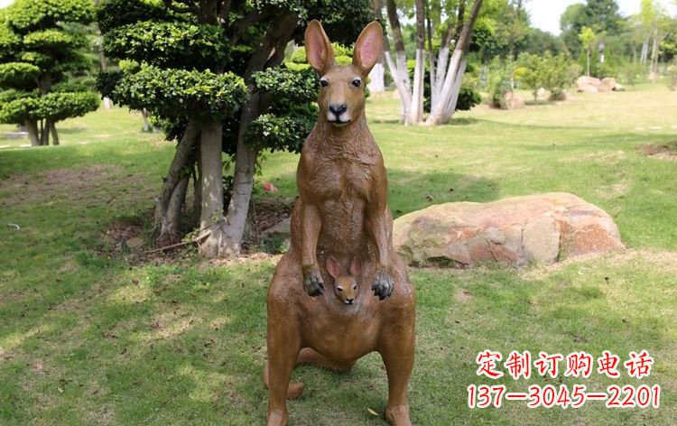 广西公园玻璃钢仿真袋鼠雕塑