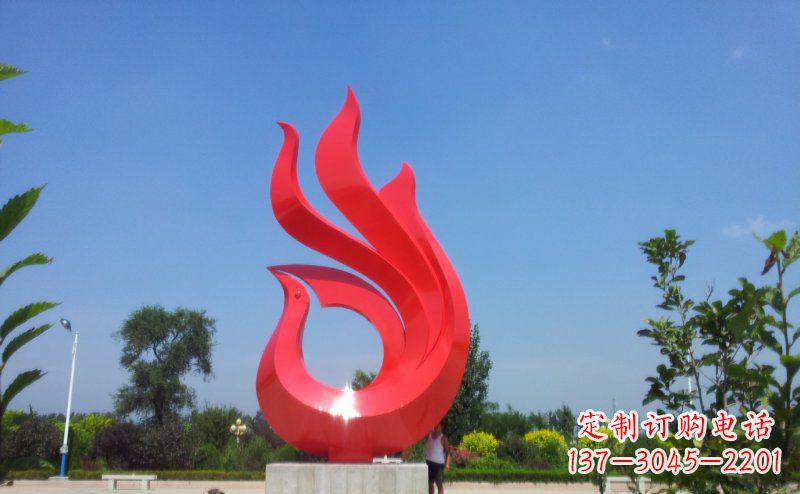 广西艺术荟萃的凤凰雕塑