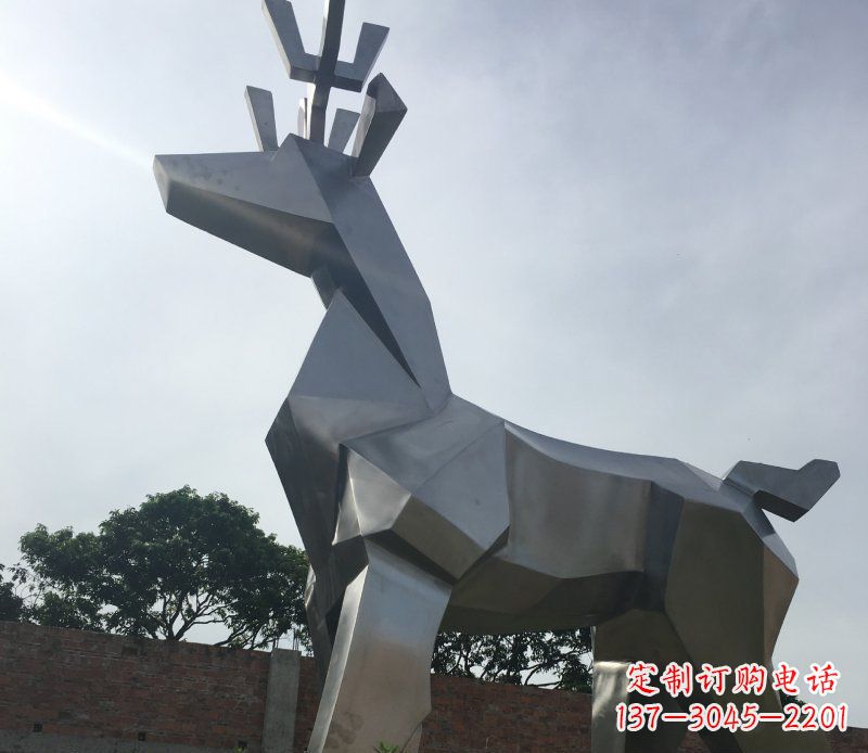 广西不锈钢几何鹿雕塑