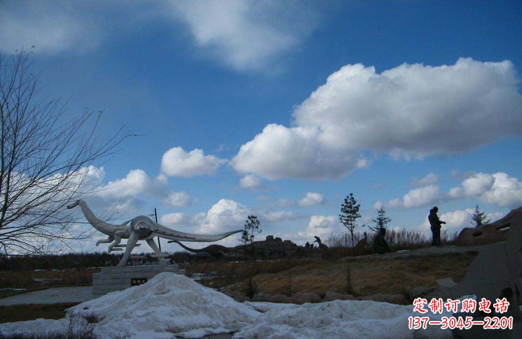 广西非凡巨兽——不锈钢抽象恐龙雕塑