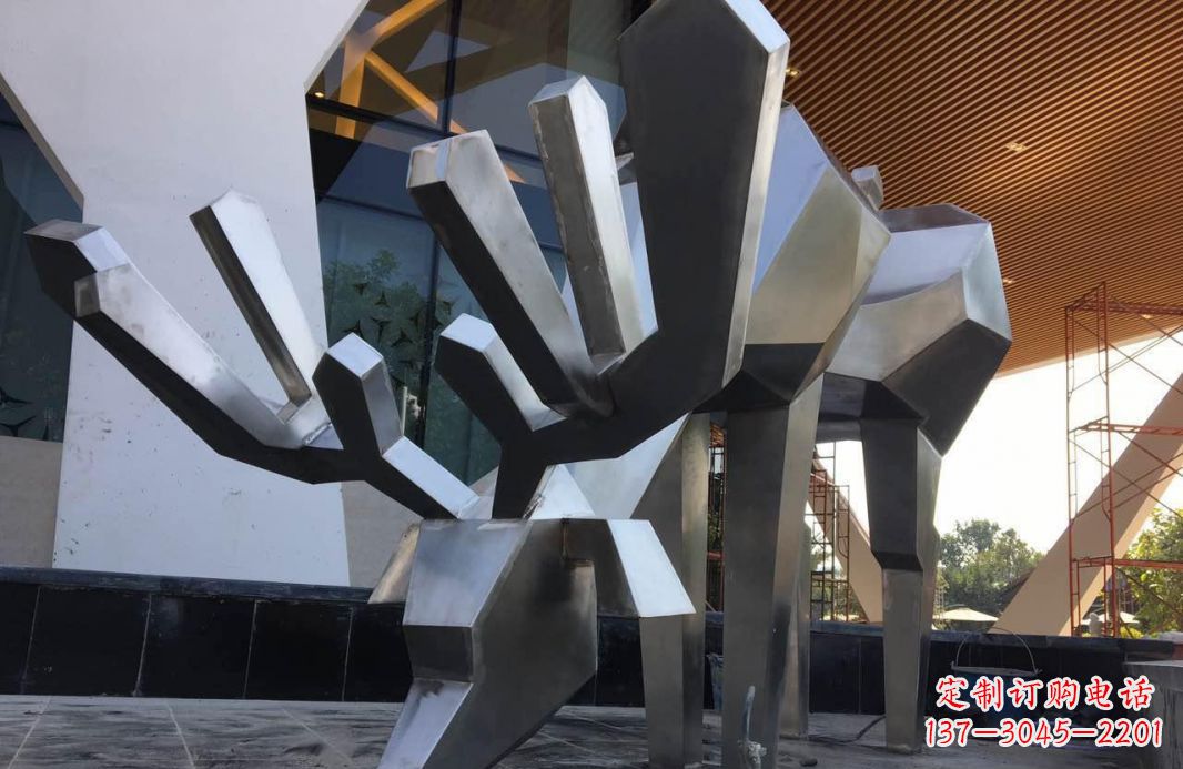 广西高端不锈钢抽象驯鹿雕塑