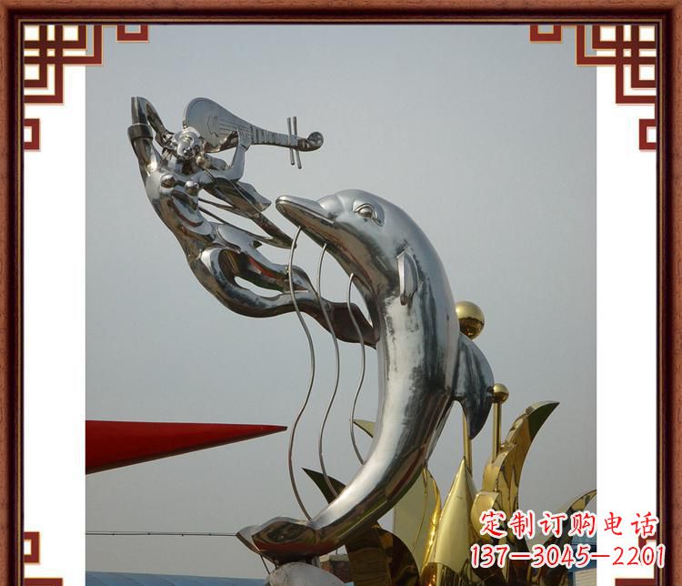 广西活力满满的海豚雕塑