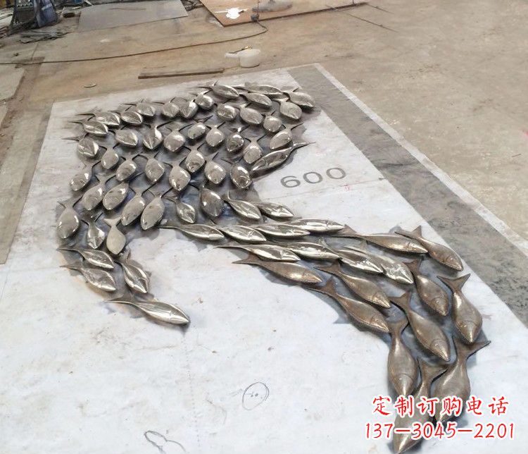 广西多彩活力的不锈钢动物雕塑