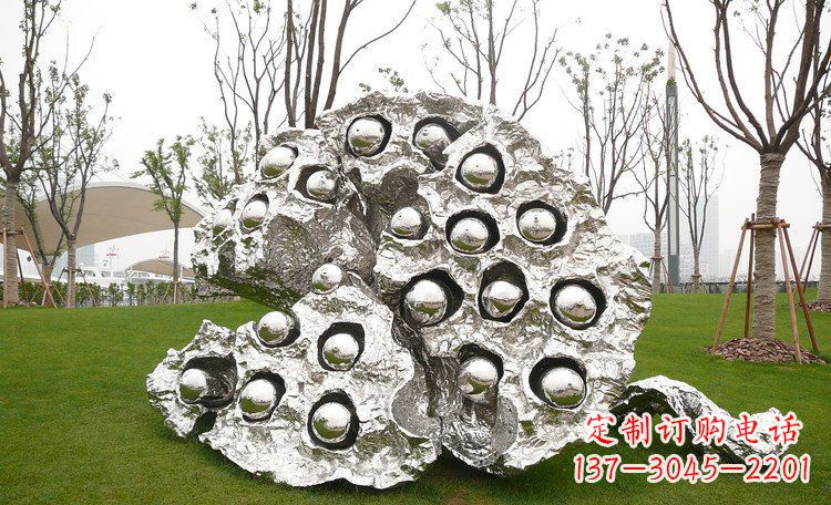 广西不锈钢莲蓬雕塑浓缩东方文化的美感