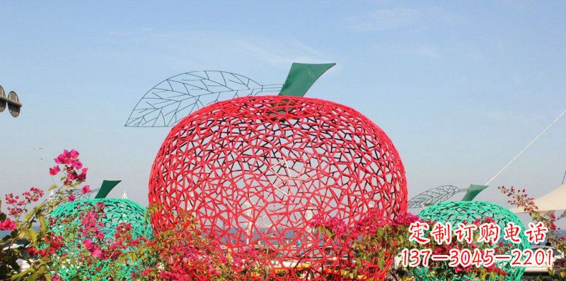 广西高品质镂空不锈钢苹果雕塑