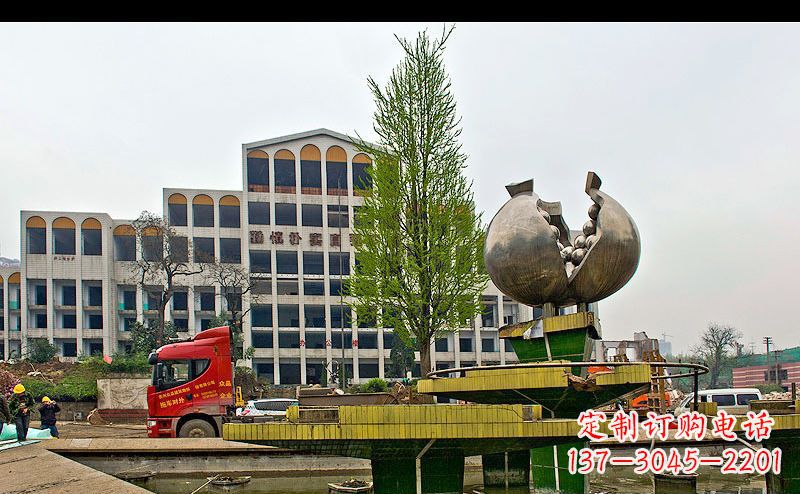 广西精美不锈钢石榴景观雕塑