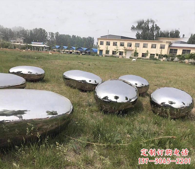 广西精美不锈钢水滴景观雕塑