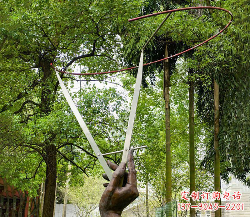 广西不锈钢圆规雕塑展示精致繁华