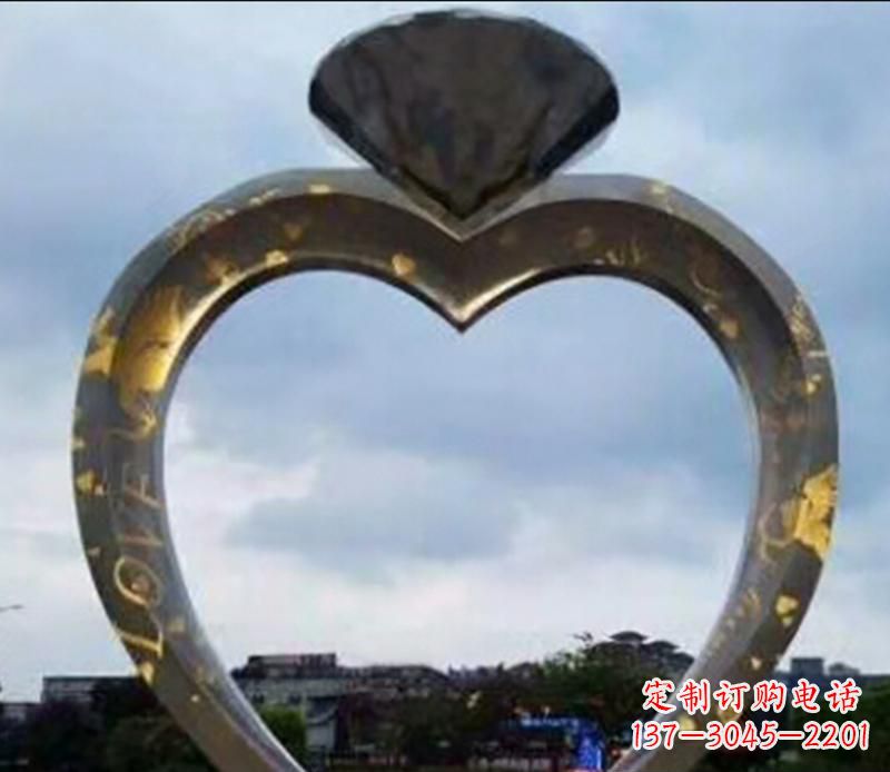 广西不锈钢大型钻石戒指景观雕塑
