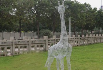 广西浪漫活力·不锈钢镂空长颈鹿雕塑