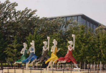 广西不锈钢雕塑——拿火炬跑步
