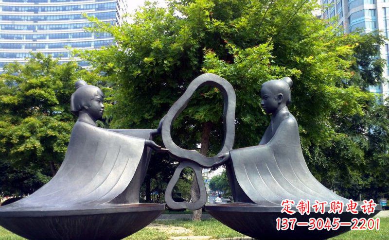 广西公园抽象孔融让梨景观铜雕