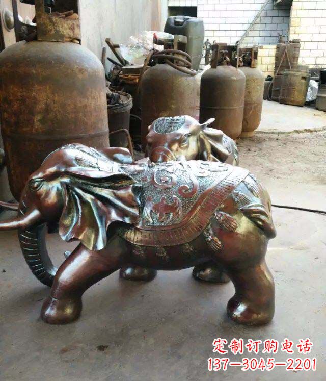 广西 精美的铜质大象招财雕塑