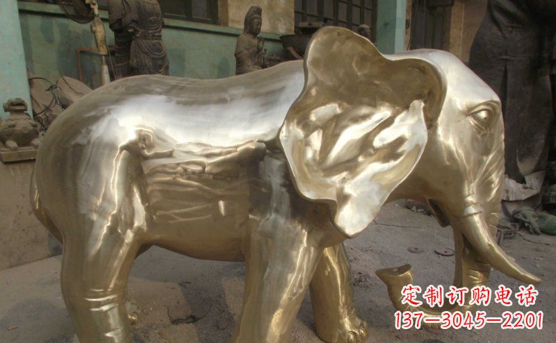 广西中领雕塑精美的大象铜雕