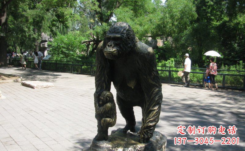 广西象征力量的猩猩铜雕