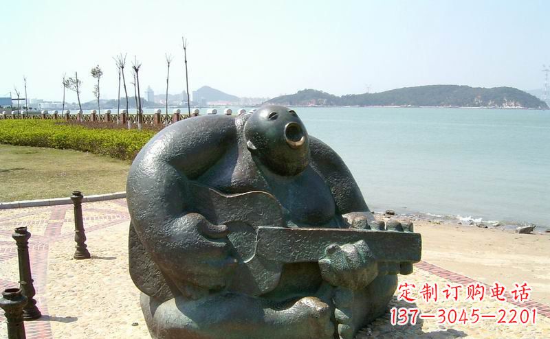 广西公园弹吉他抽象人物铜雕