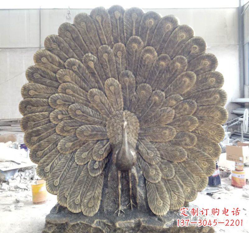 广西艺术设计精美铜孔雀雕塑