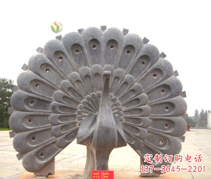 广西风格独特的孔雀石雕