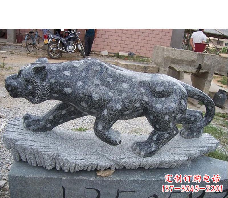 广西公园动物猎豹石雕