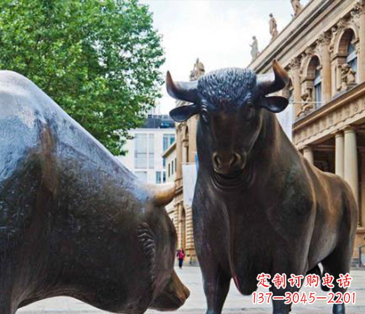 广西公园动物铜雕小牛