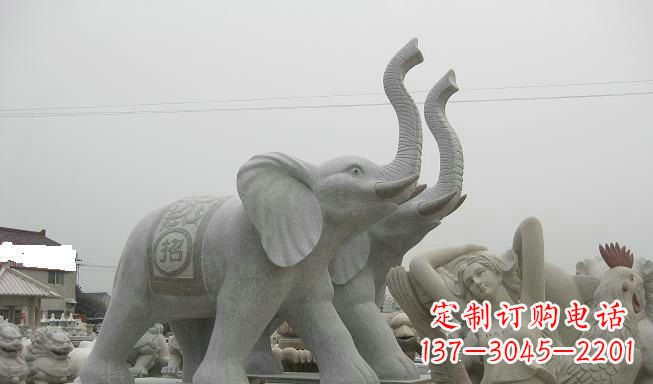 广西公园动物长鼻大象石雕