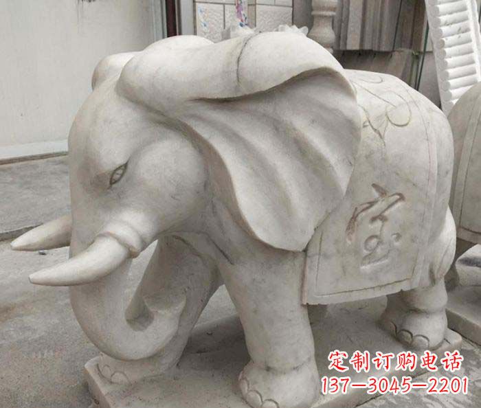 广西公园动物招财大象石雕