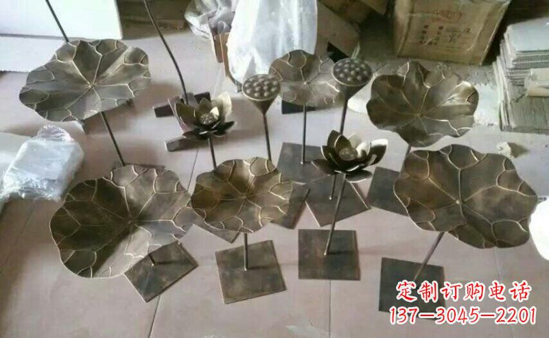 广西精美荷叶锻铜雕塑