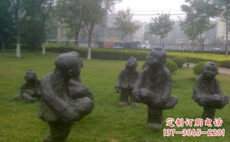 广西中领雕塑为您打造精美的儿童斗鸡雕塑