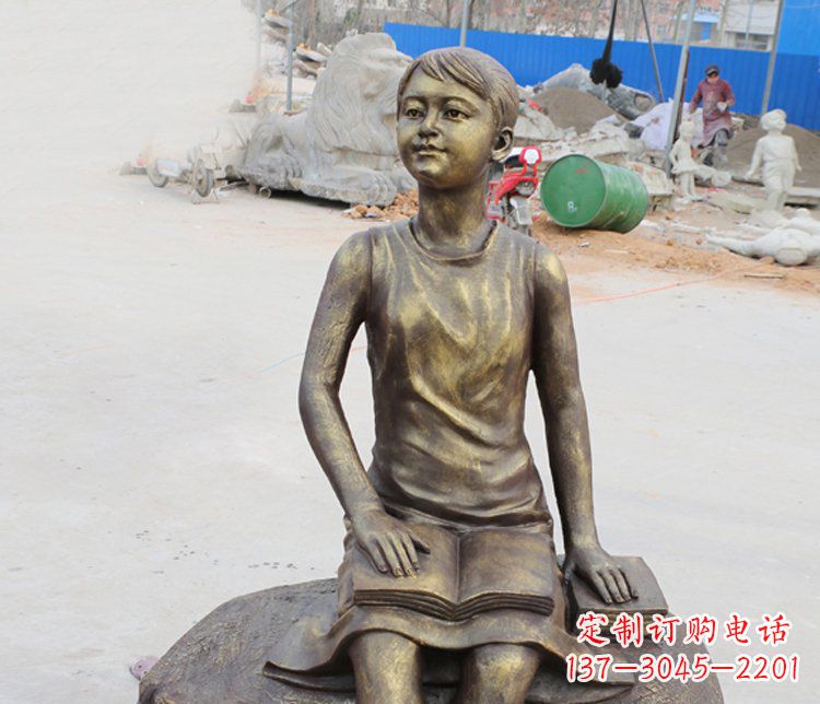 广西铜雕景观摆件——“女孩看书”