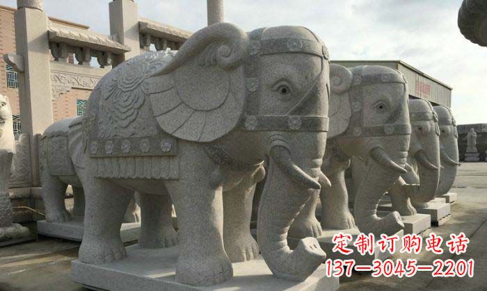广西庄严雄伟的大象石雕