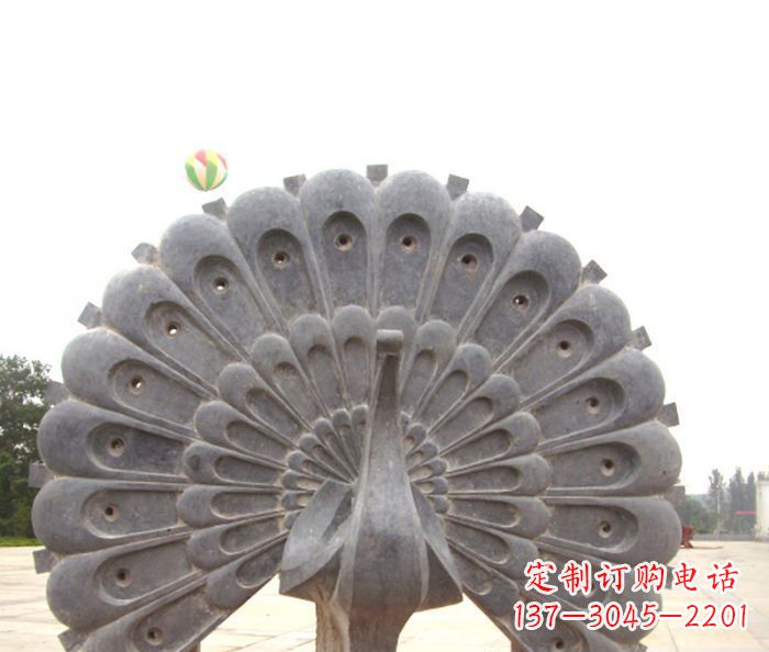 广西公园景观孔雀开屏石雕