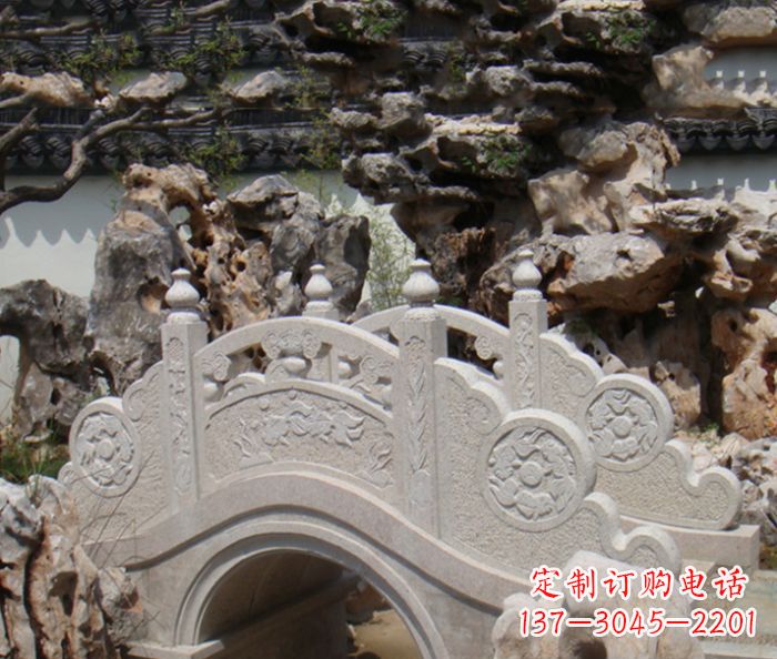 广西公园景观小型石拱桥