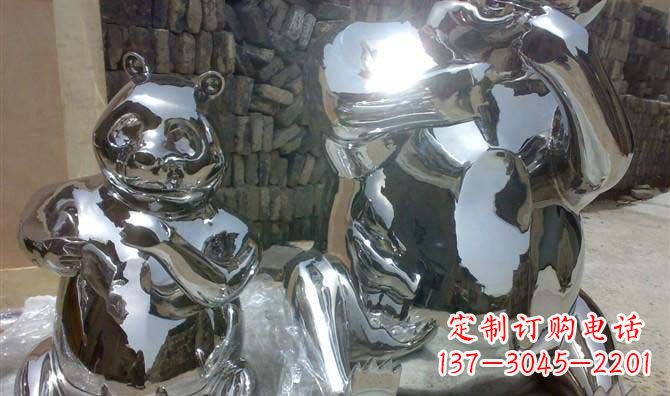 广西真实不锈钢熊猫大型雕塑