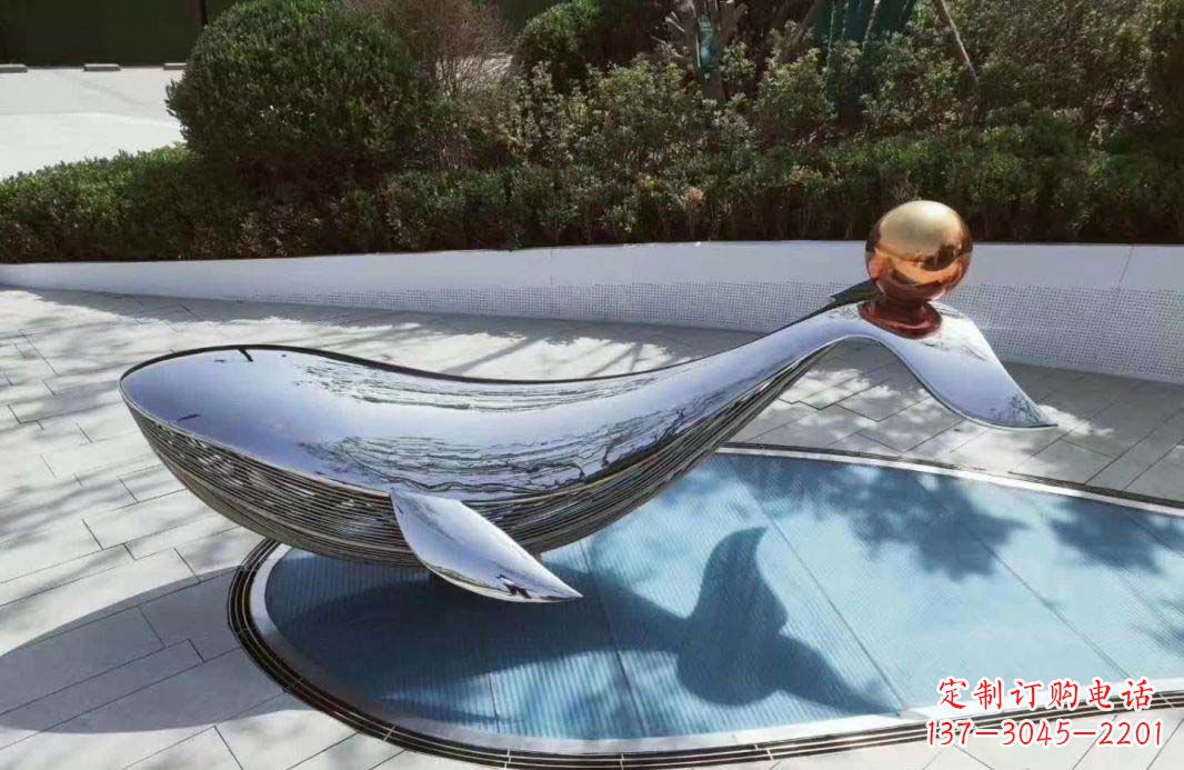 广西新颖独特的镜面不锈钢海豚雕塑