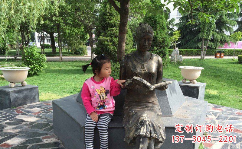 广西优雅可爱的女孩铜雕