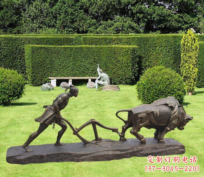 广西古典风格牛雕塑,新时代艺术装点