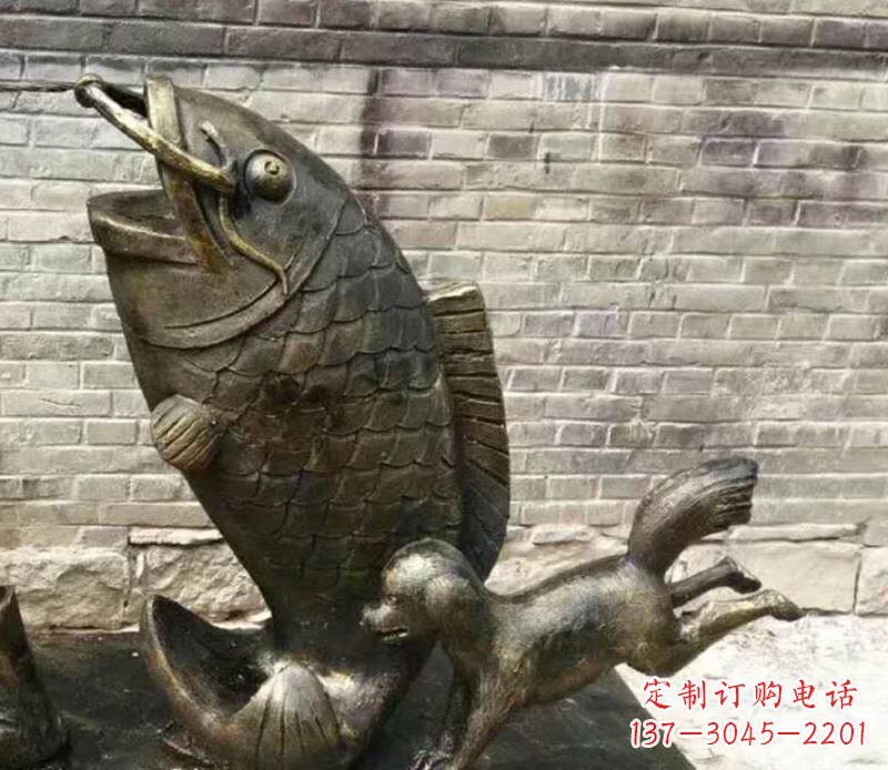 广西优雅艺术的鲤鱼铜雕