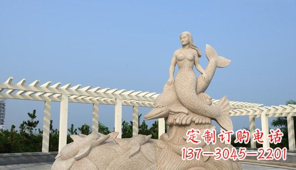 广西公园美人鱼和海豚石雕