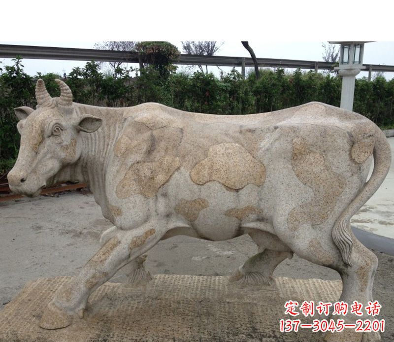 广西中领雕塑精美绝伦的奶牛石雕