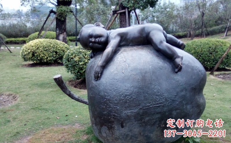 广西精致可爱的苹果雕塑