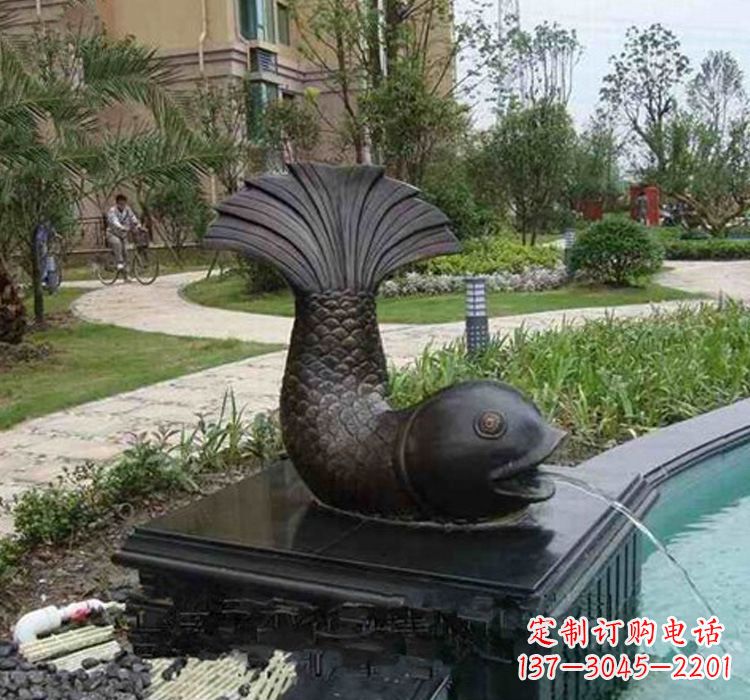 广西公园喷水鲤鱼铜雕