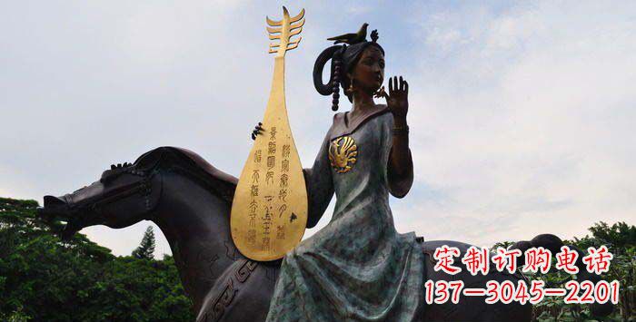 广西传统风情,精美古典的琵琶女铜雕