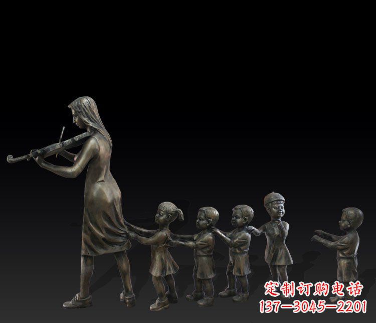 广西传统风格老鹰捉小鸡铜雕