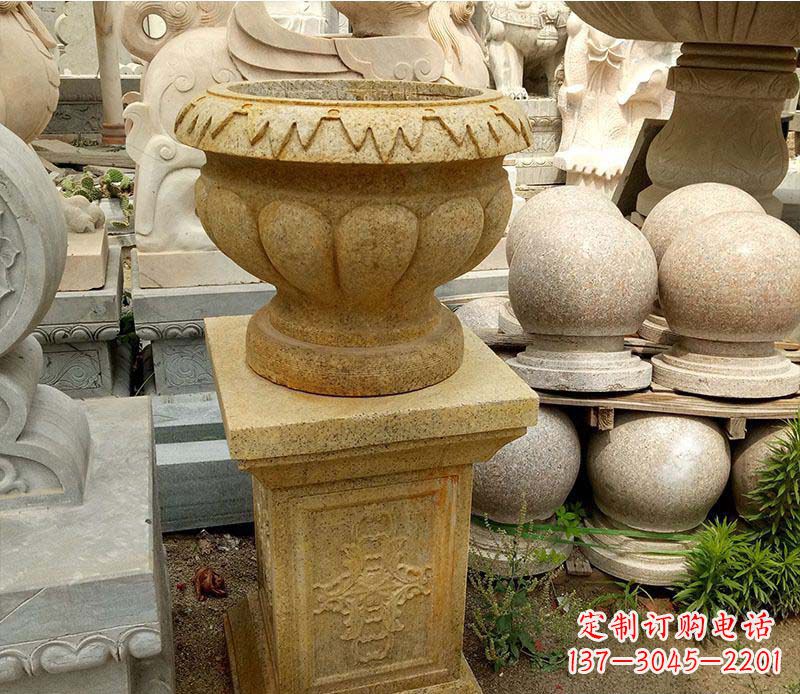 广西砂岩花盆景观石雕--美观多彩的室外装饰