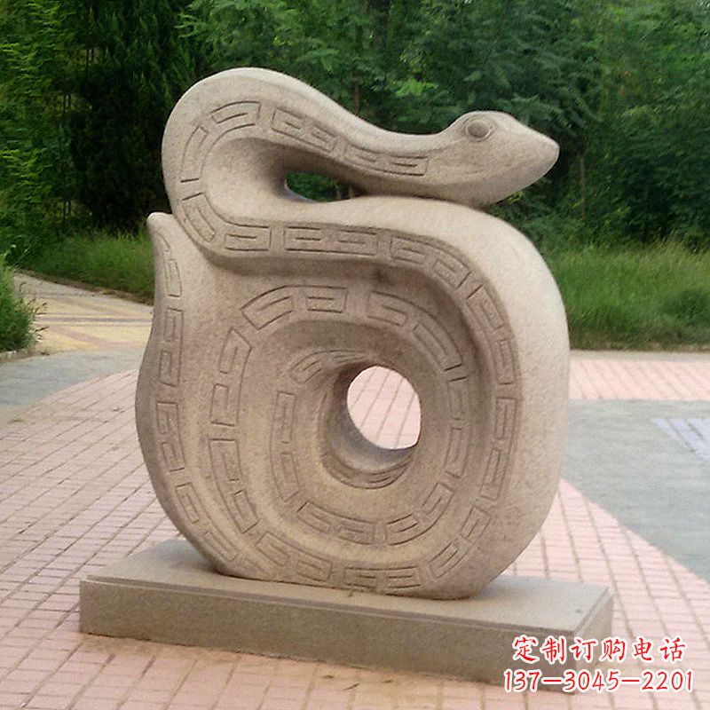 广西砂岩动物蛇雕塑