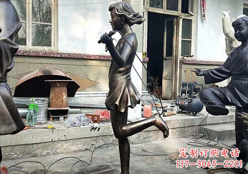 广西精美女孩铜雕