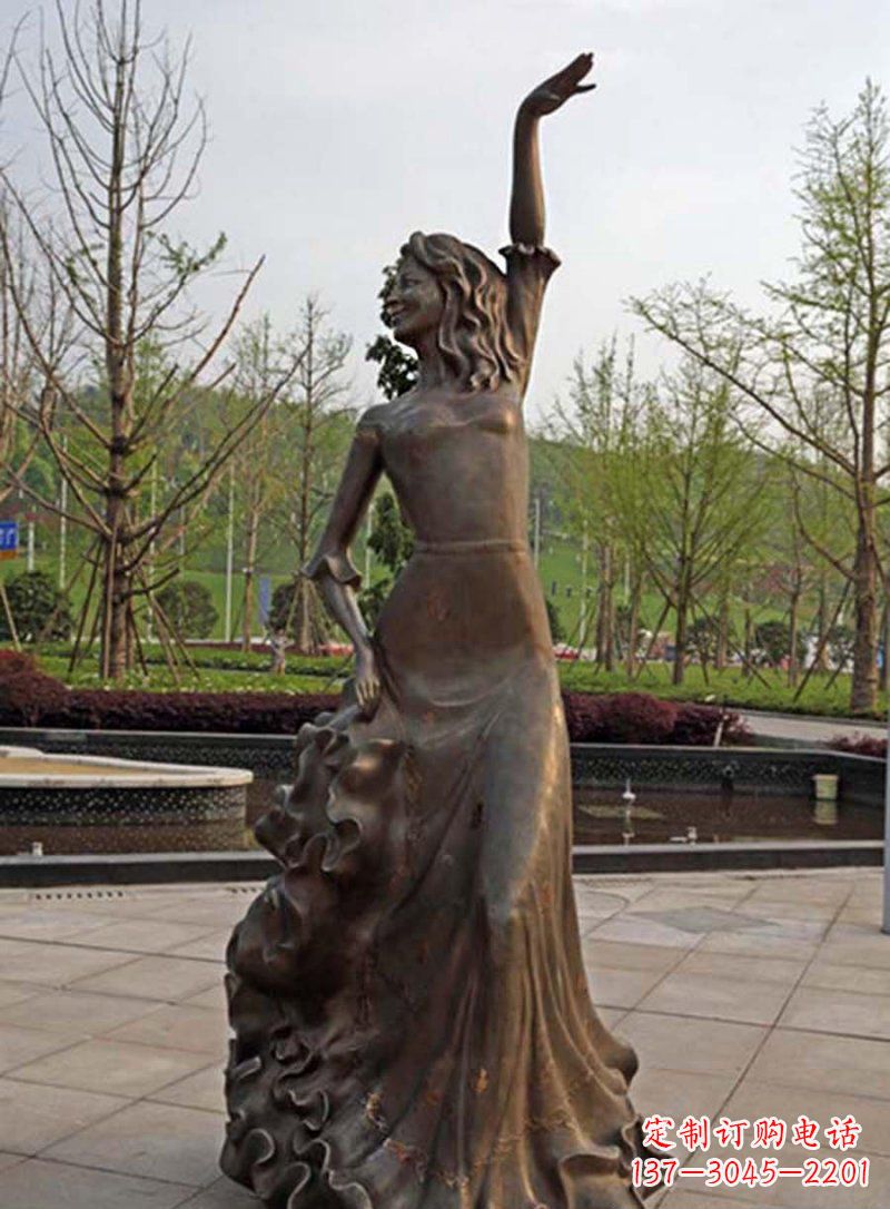 广西公园跳舞的女孩人物铜雕