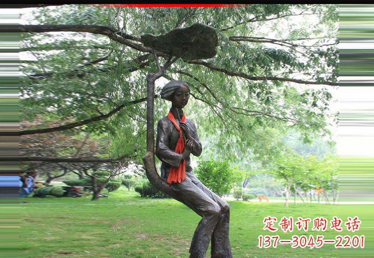 广西可爱迷人的美女雕塑