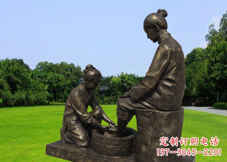 广西浓浓爱意的母爱,定制青铜铸造的母亲雕塑